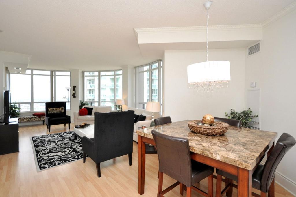 Napa Furnished Rental Apartments Square One Mississauga Værelse billede